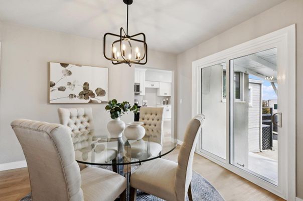 Chandelier, Dining room, Interior, Kitchen, Pendant Lights, Wood Texture Flooring