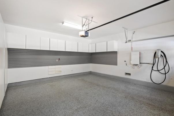 Garage, Interior