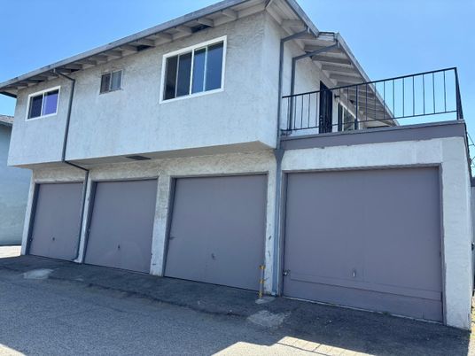 Attached, Exterior, Facade, None