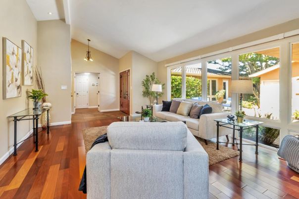 Interior, Living room, Pendant Lights, Recessed Lighting, Wood Texture Flooring