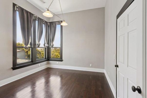 Empty room, Interior, Pendant Lights, Wood Texture Flooring