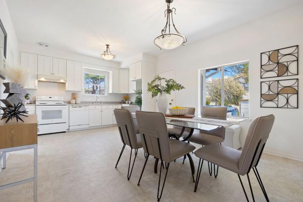 Dining room, Interior, Kitchen, Pendant Lights