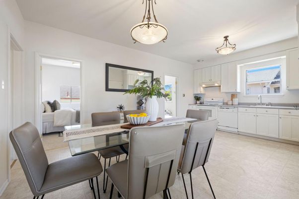 Dining room, Interior, Kitchen, Pendant Lights