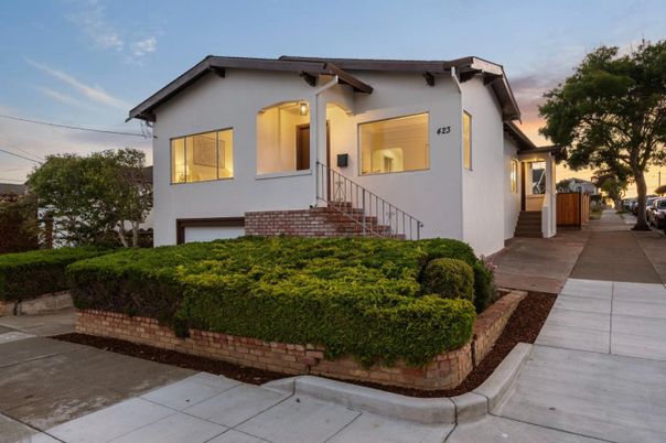 Attached, Exterior, Facade, Modern