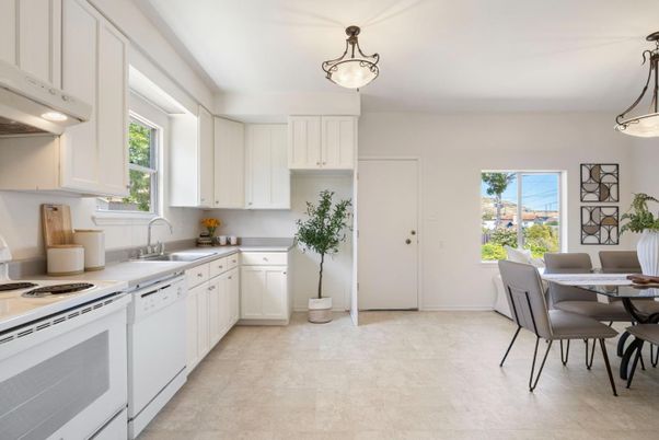 Dining room, Interior, Kitchen, Pendant Lights