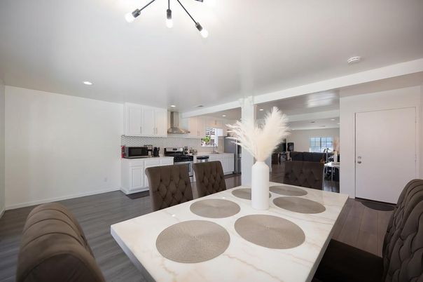 Dining room, Interior, Kitchen, Recessed Lighting, Wood Texture Flooring