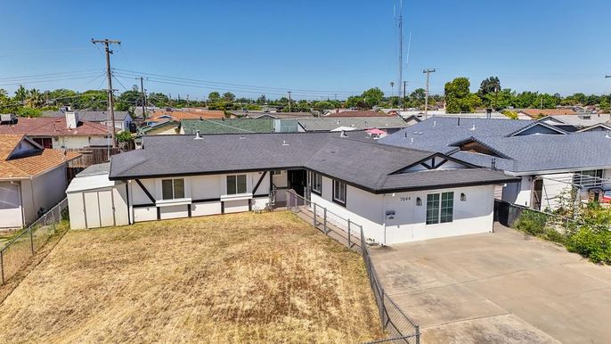 Exterior, Drone