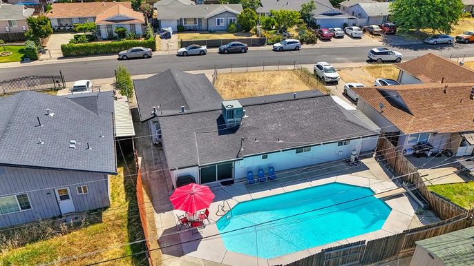 Exterior, Drone