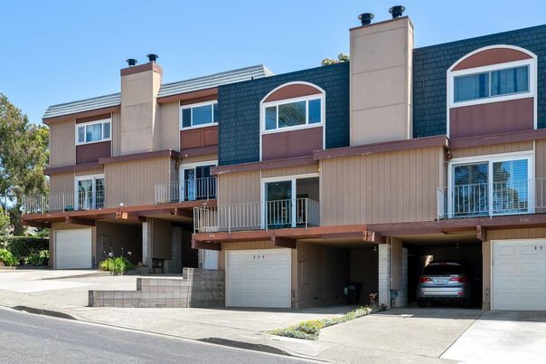 Attached, Exterior, Facade, Rowhouse
