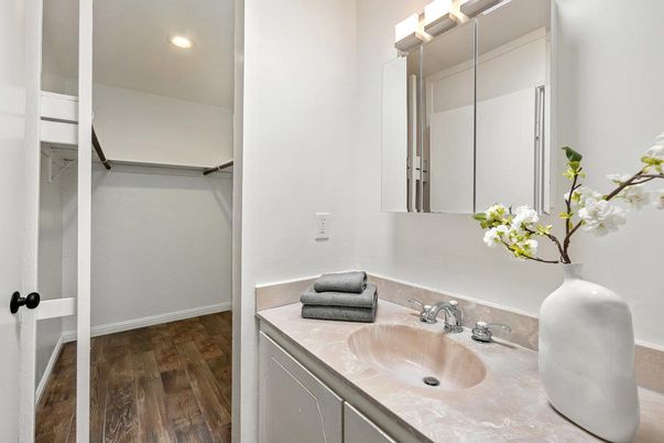 Bathroom, Interior, Recessed Lighting, Wood Texture Flooring