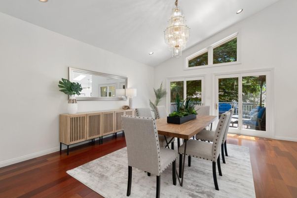 Chandelier, Dining room, Interior, Recessed Lighting, Wood Texture Flooring