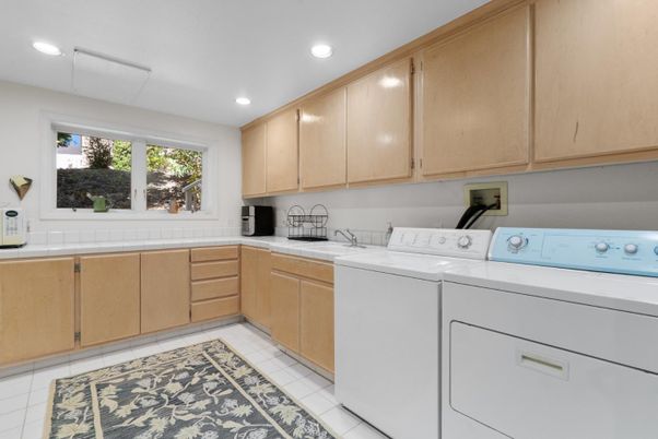 Interior, Kitchen, Recessed Lighting, Washer