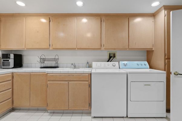 Interior, Recessed Lighting, Washer