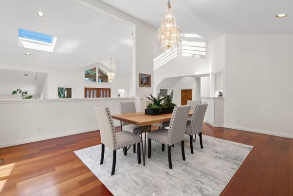 Chandelier, Dining room, Interior, Recessed Lighting, Wood Texture Flooring