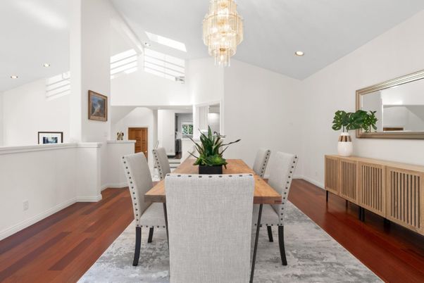 Chandelier, Dining room, Interior, Recessed Lighting, Wood Texture Flooring