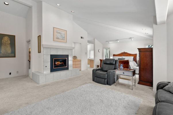 Fireplace, Interior, Recessed Lighting