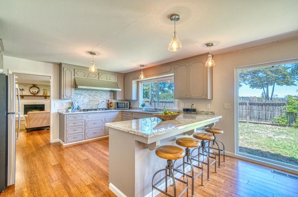 Interior, Kitchen, Pendant Lights, Wood Texture Flooring