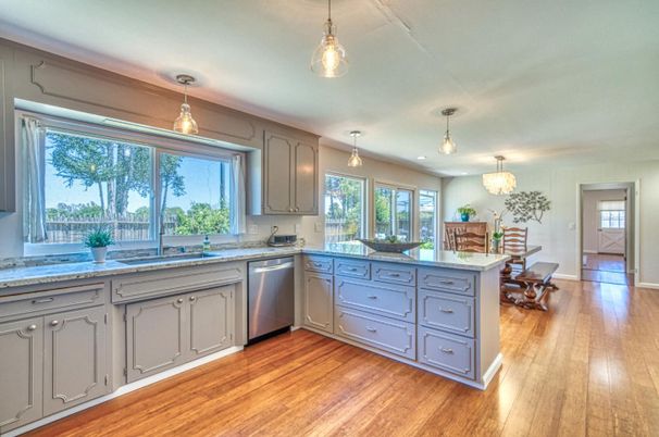 Dining room, Interior, Kitchen, Pendant Lights, Wood Texture Flooring