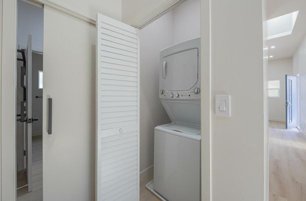 Interior, Utility Closets, Washer, Wood Texture Flooring