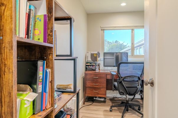 Home Office, Interior, Recessed Lighting, Wood Texture Flooring