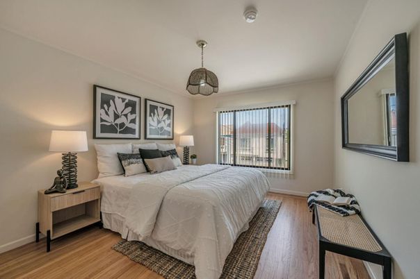 Bedroom, Interior, Pendant Lights, Wood Texture Flooring
