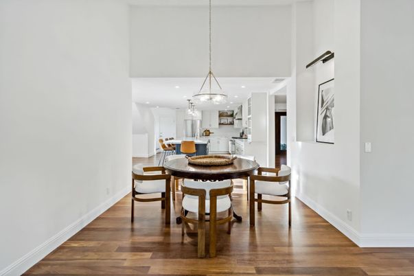 Chandelier, Dining room, Interior, Kitchen, Pendant Lights, Recessed Lighting, Wood Texture Flooring