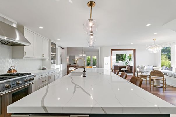 Chandelier, Dining room, Interior, Kitchen, Pendant Lights, Recessed Lighting, Stainless Steel Appliances, Wood Texture Flooring