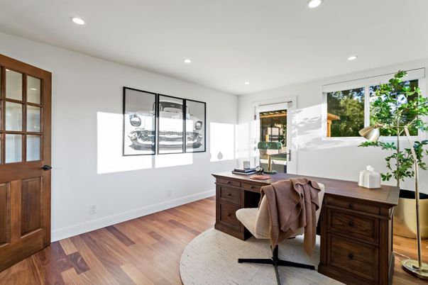 Home Office, Interior, Recessed Lighting, Wood Texture Flooring