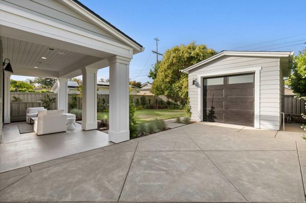 Detached Garage, Exterior