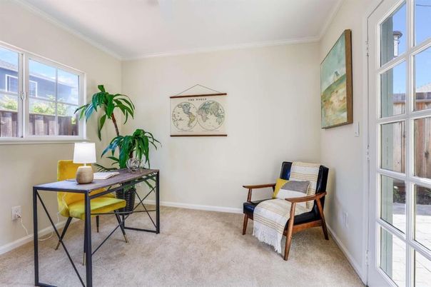 Home Office, Interior