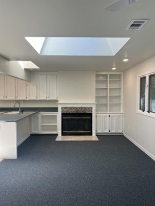 Fireplace, Interior, Kitchen, Recessed Lighting