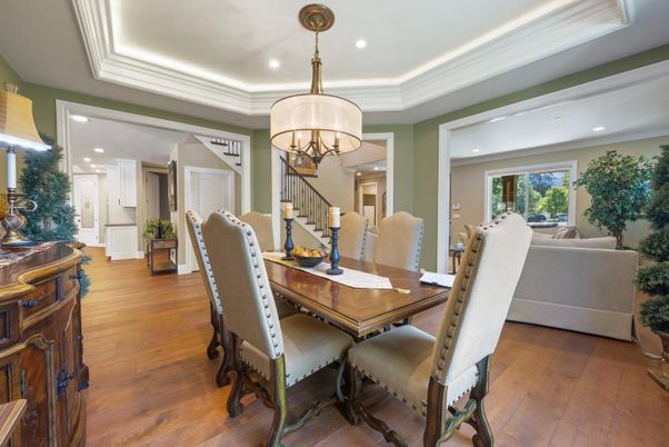 Chandelier, Dining room, Interior, Living room, Recessed Lighting, Wood Texture Flooring