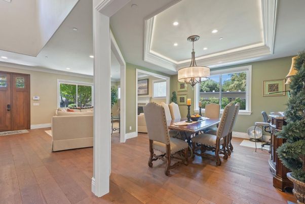 Chandelier, Dining room, Interior, Living room, Recessed Lighting, Wood Texture Flooring