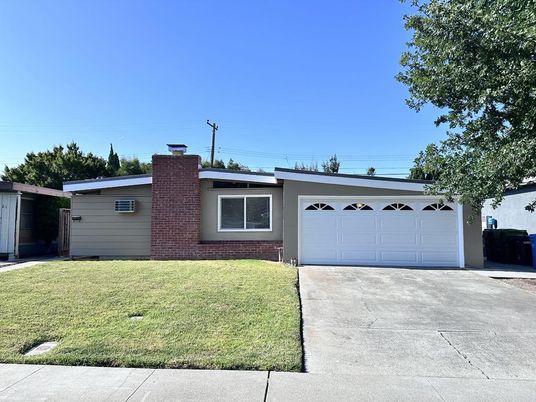 Attached, Exterior, Facade, Brick Facade, Ranch
