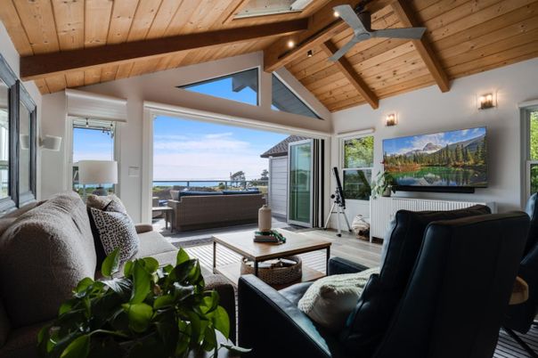Interior, Living room, Water, Wooden Beams, Wooden Ceilings, Wood Texture Flooring