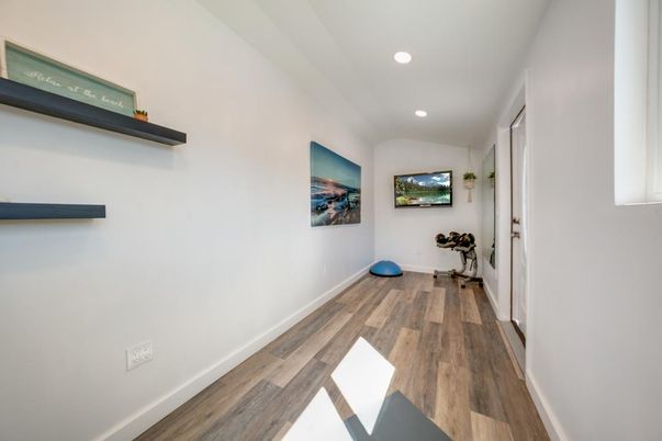 Interior, Recessed Lighting, Wood Texture Flooring