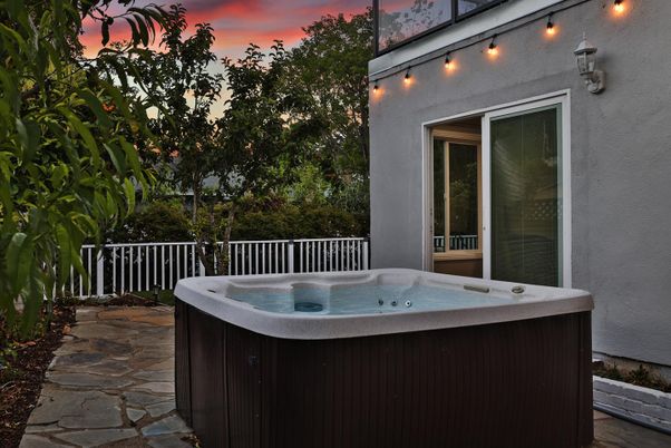 Exterior, Hot Tub