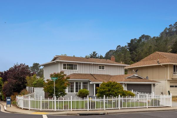 Attached, Exterior, Facade, Farmhouse