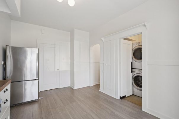 Interior, Utility Closets, Washer, Wood Texture Flooring