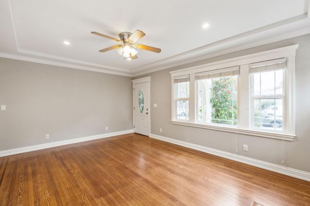 Empty room, Interior, Recessed Lighting, Wood Texture Flooring