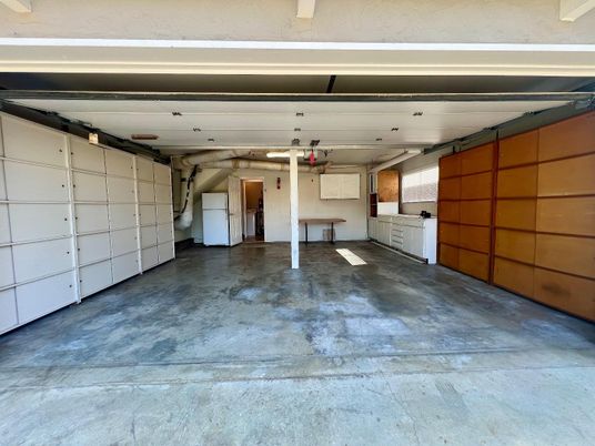 Garage, Interior