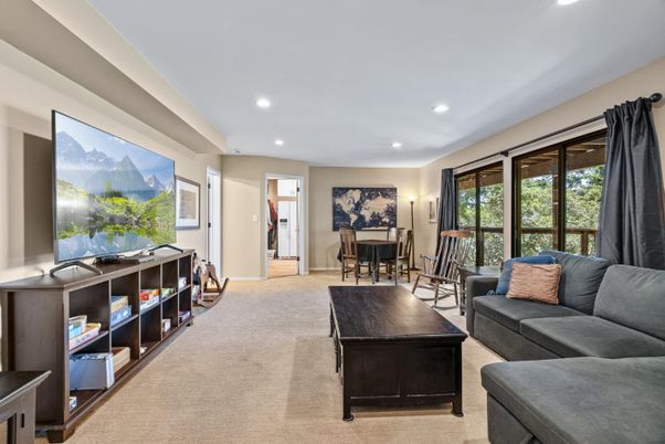 Dining room, Interior, Living room, Recessed Lighting