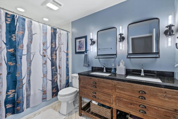 Bathroom, Dual Sink Vanities, Interior, Recessed Lighting