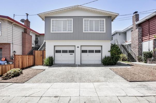 Attached, Exterior, Facade, Brick Facade, Split Level