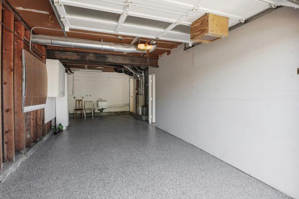 Garage, Interior