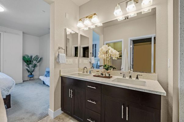 Bathroom, Dual Sink Vanities, Interior