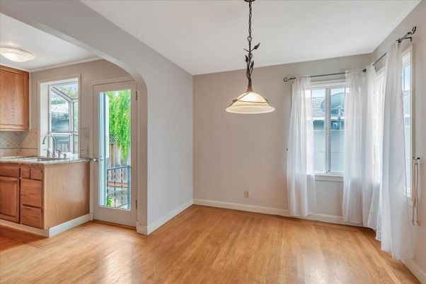 Interior, Kitchen, Pendant Lights, Wood Texture Flooring