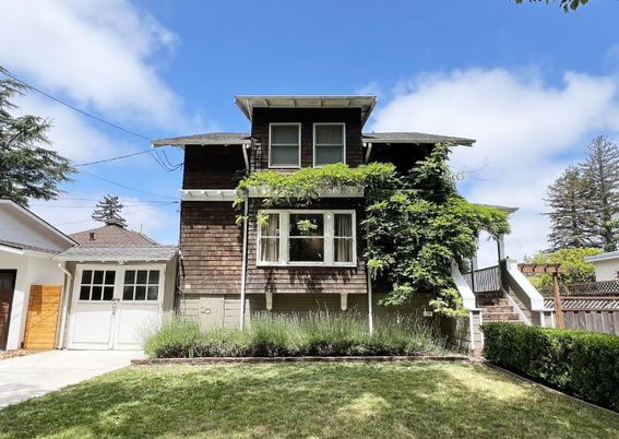 Attached, Exterior, Facade, American Foursquare