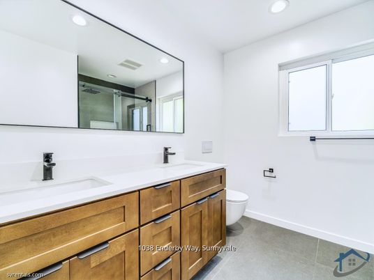 Bathroom, Dual Sink Vanities, Interior, Recessed Lighting
