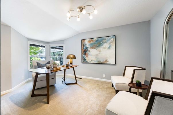 Home Office, Interior